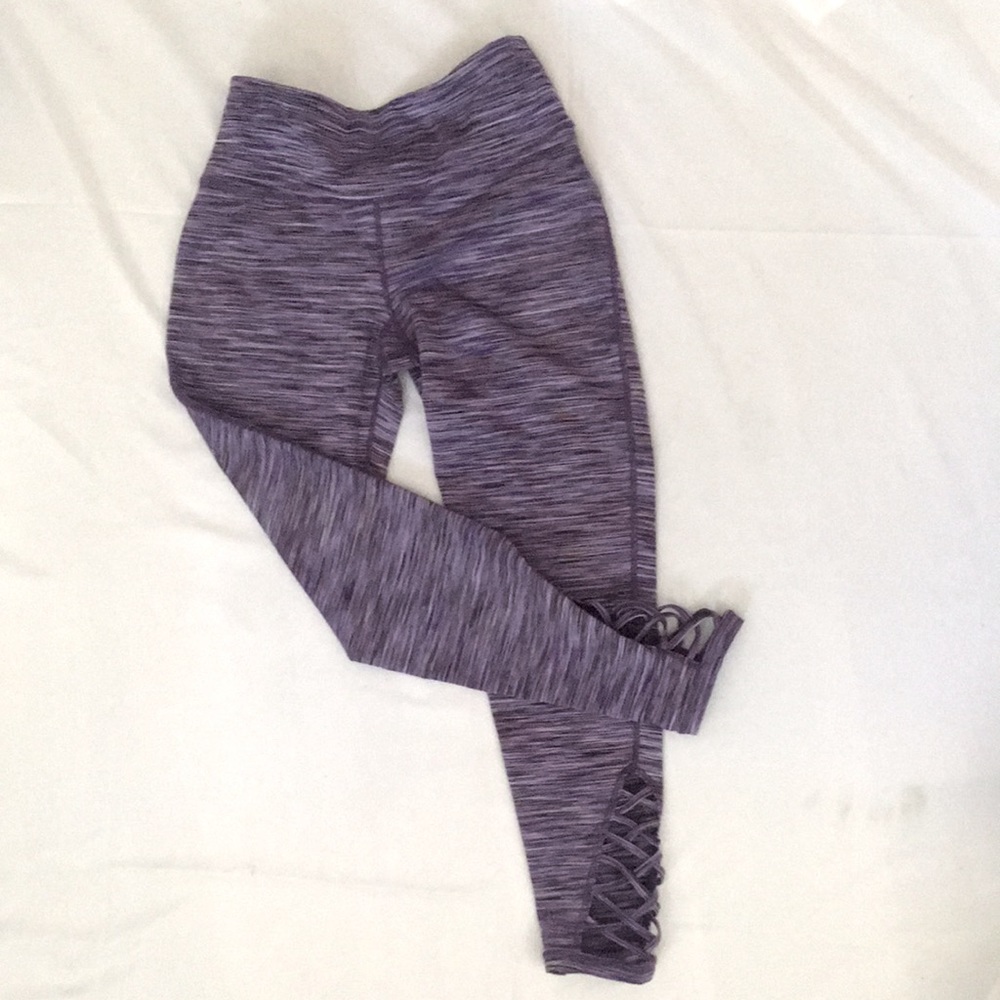 This is yoga pants they are purple blue and white the size is a Medium